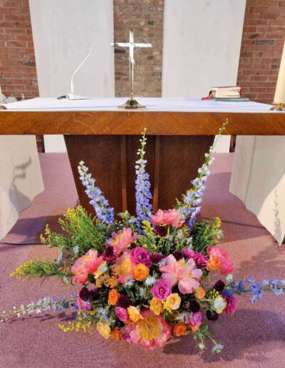 Bouquet de fleurs église mariage